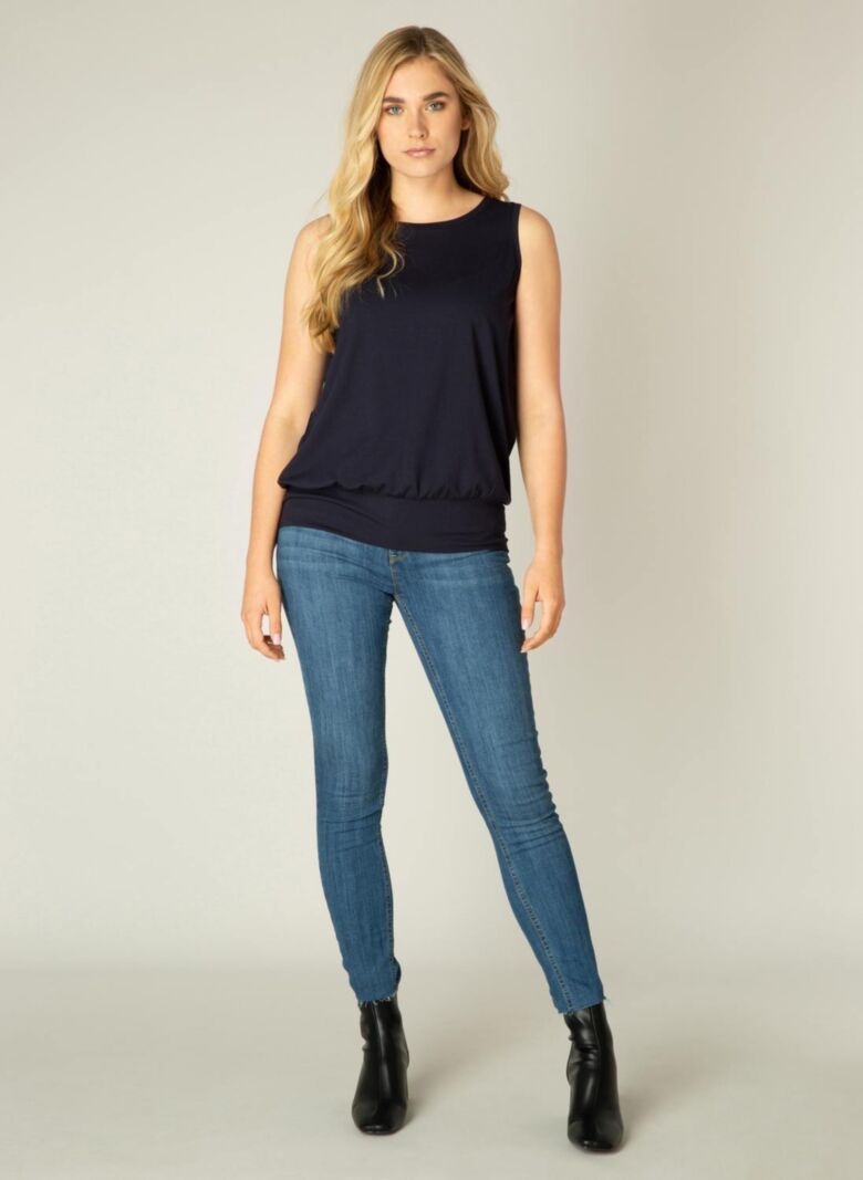 Base Level singlet Yasmin 6000032201048